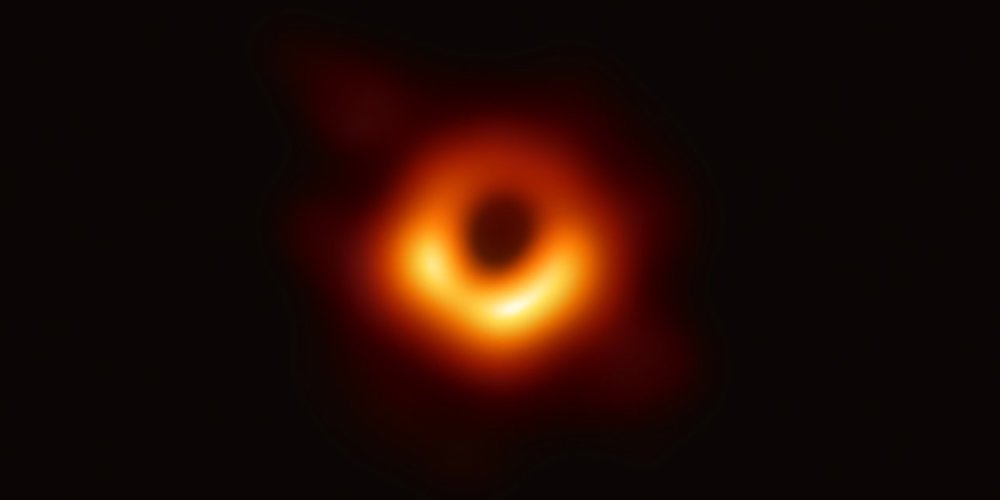 De Event Horizon Telescope (EHT) – een wereldwijde array van acht radiotelescopen die door internationale samenwerking tot stand is gekomen – is ontworpen om beelden te maken van een zwart gat. 
