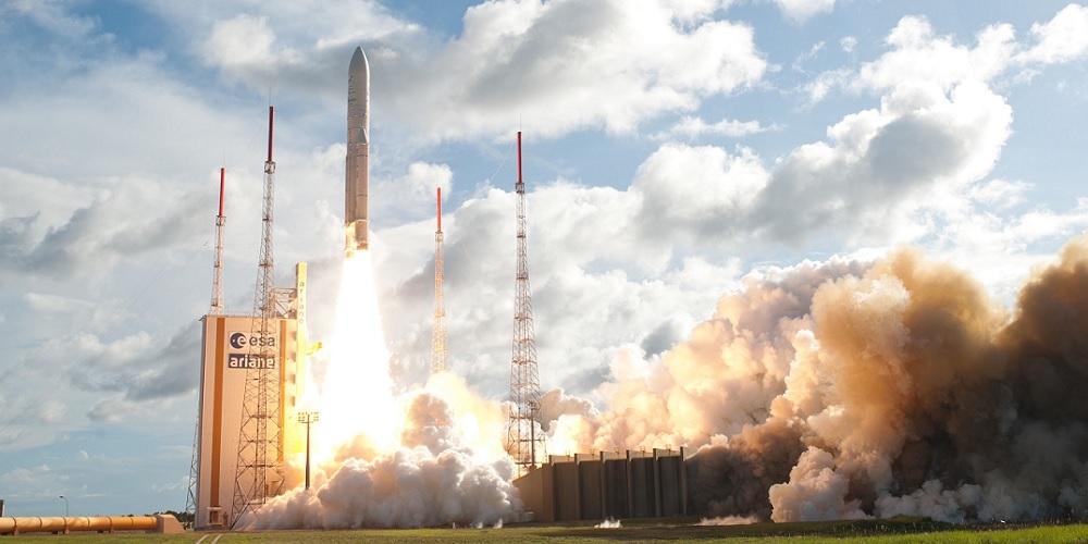 Lancering van een krachtige Ariane 5 raket