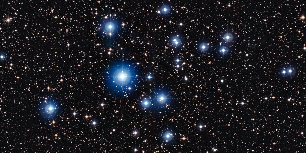 Opname van de Wide Field Imager van de ESO-sterrenwacht op La Silla in Chili toont de open sterrenhoop NGC 2547