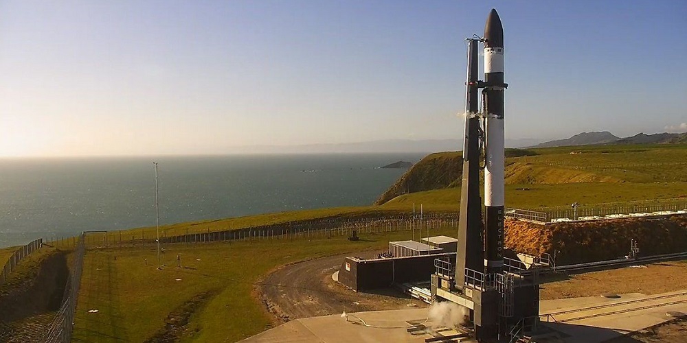 De Electron raket op zijn lanceerplatform in Nieuw-Zeeland.