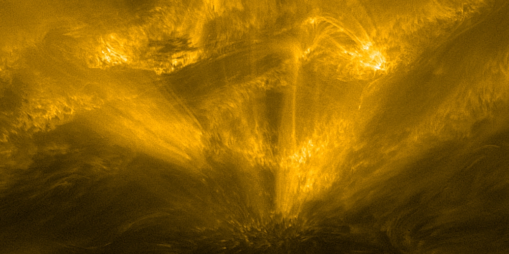 Het intrigerende element in het onderste derde deel van het beeld, onder het midden, heeft de bijnaam zonne-egel gekregen. 