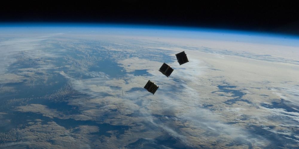 Cubesats in een baan om de Aarde